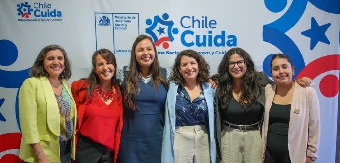 Gobierno lanza programa Chile Te Cuida y entrega primeros kits a cuidadoras en Valparaíso